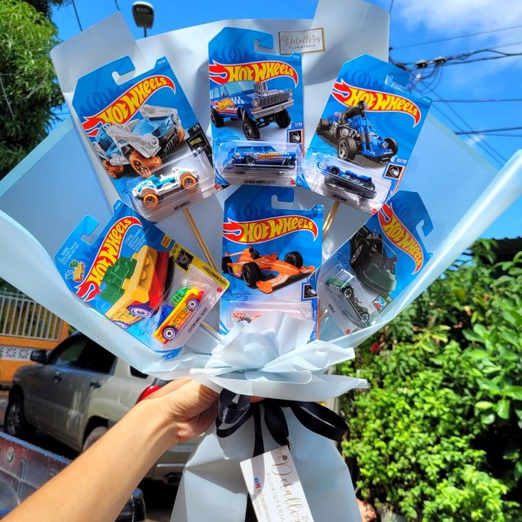 How To Make A Hot Wheels Bouquet In Easy Steps Girls Who Drive